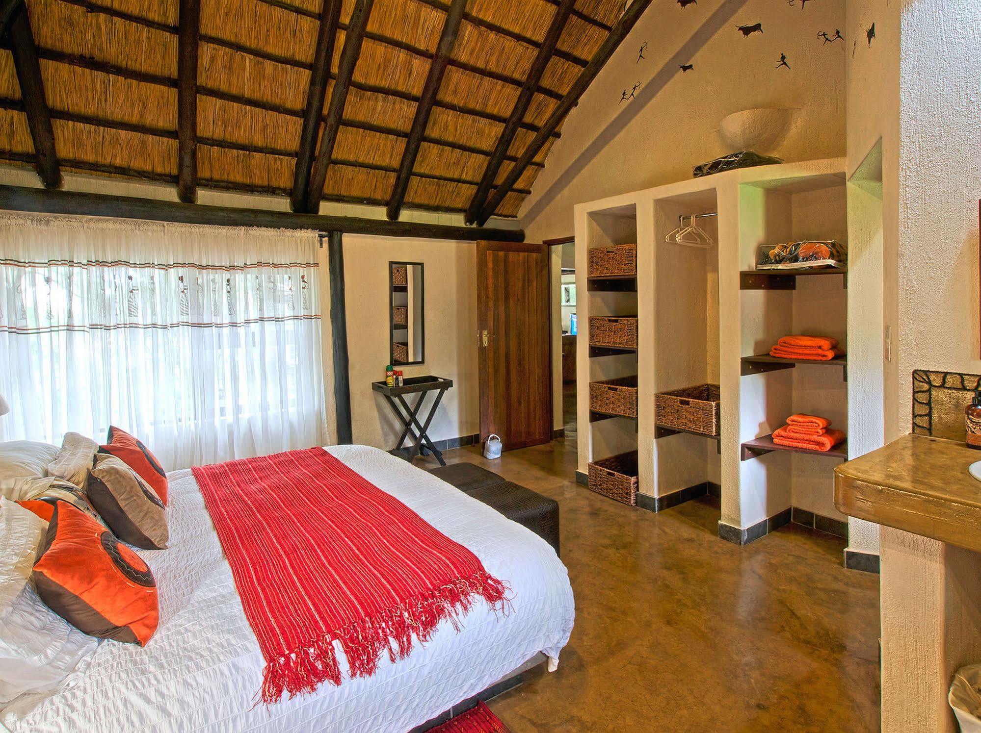 Raptor Retreat Game Lodge Ходспруит Екстериор снимка